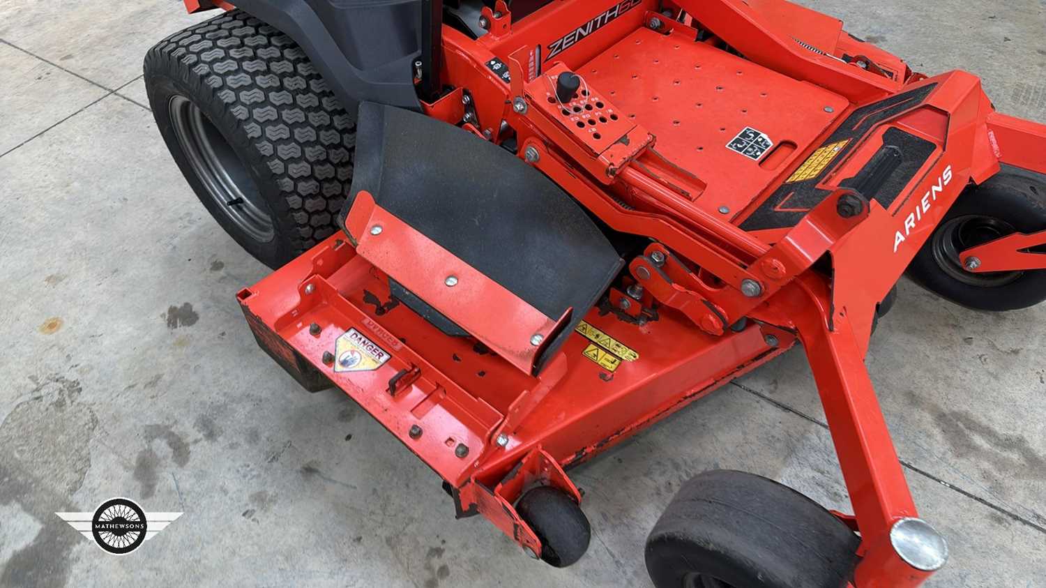 Lot 694 - 2020 ARIENS ZENITH