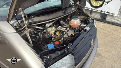 Lot 466 - 1994 VOLKSWAGEN TRANS CARAVELLE GL A