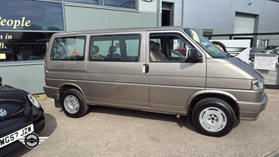 Lot 466 - 1994 VOLKSWAGEN TRANS CARAVELLE GL A