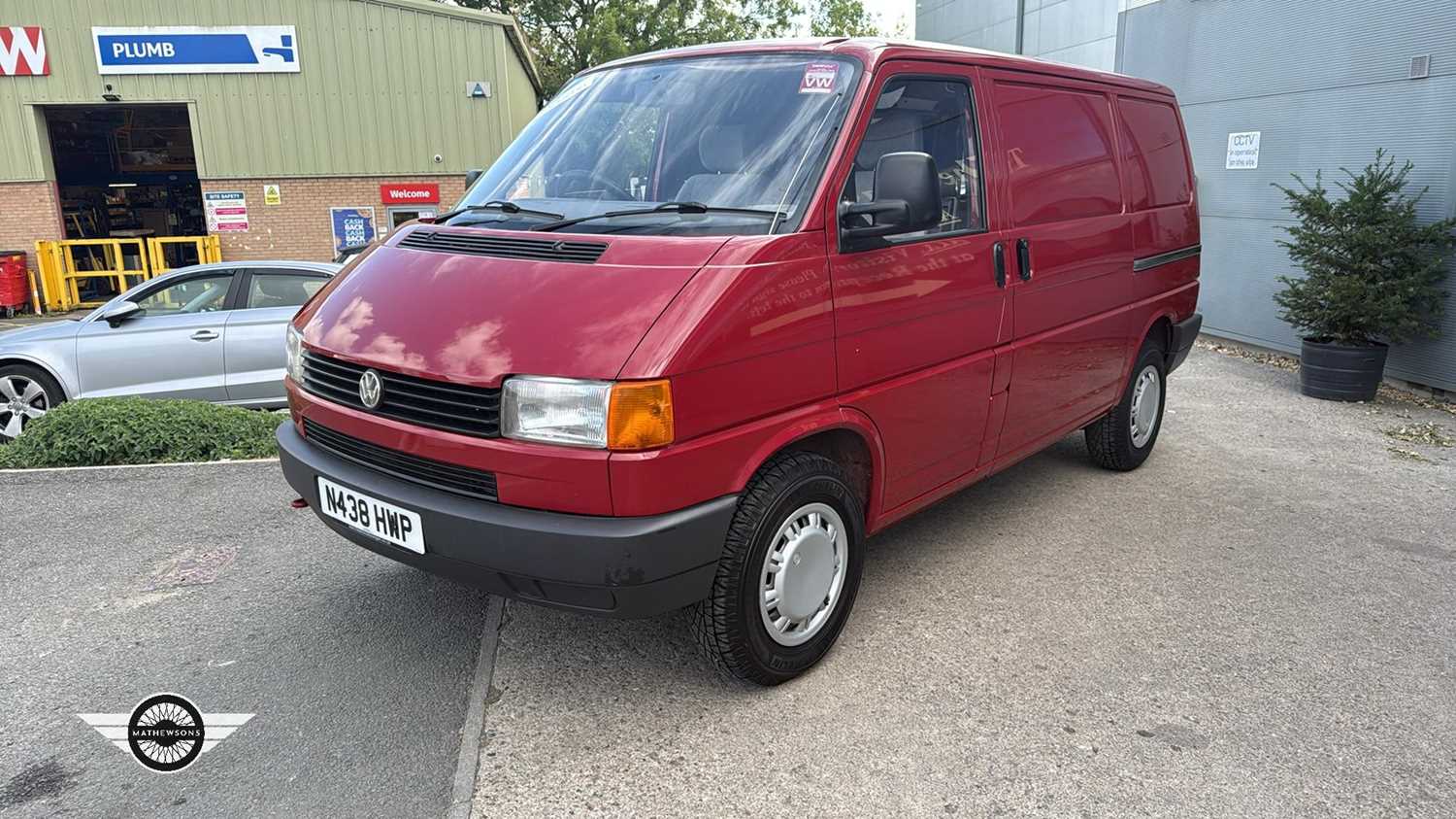 Lot 470 - 1995 VOLKSWAGEN TRANSPORTER CARAVELLE