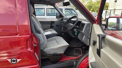 Lot 470 - 1995 VOLKSWAGEN TRANSPORTER CARAVELLE