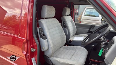 Lot 470 - 1995 VOLKSWAGEN TRANSPORTER CARAVELLE