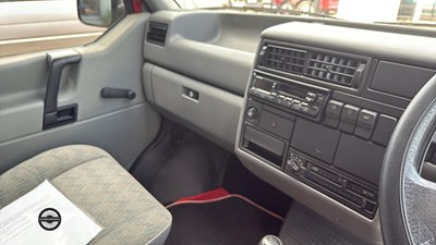 Lot 470 - 1995 VOLKSWAGEN TRANSPORTER CARAVELLE