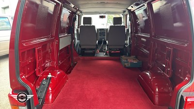 Lot 470 - 1995 VOLKSWAGEN TRANSPORTER CARAVELLE