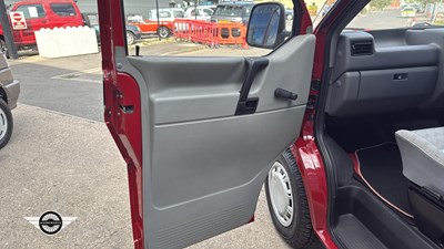 Lot 470 - 1995 VOLKSWAGEN TRANSPORTER CARAVELLE