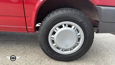 Lot 470 - 1995 VOLKSWAGEN TRANSPORTER CARAVELLE