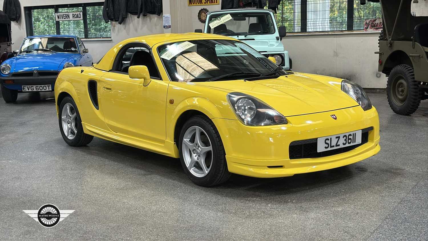 Lot 524 - 2001 TOYOTA MR2 ROADSTER VVTI