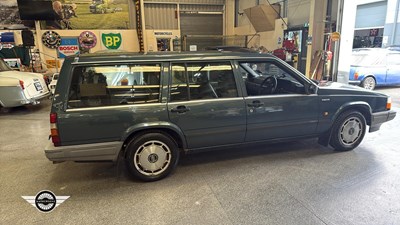 Lot 484 - 1990 VOLVO 740 GLE AUTO