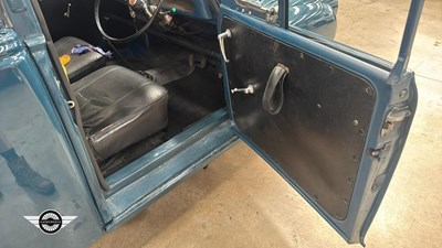 Lot 572 - 1972 MORRIS 6 CWT VAN