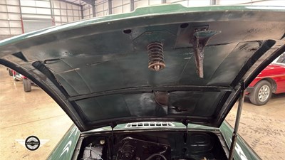 Lot 496 - 1977 MG B GT