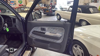 Lot 612 - 2002 TOYOTA HILUX 4WD
