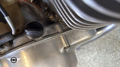 Lot 60 - 1975 SUZUKI GT500