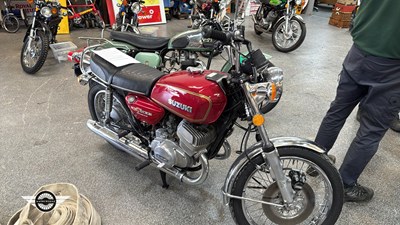 Lot 60 - 1975 SUZUKI GT500
