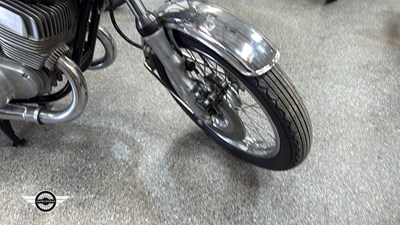 Lot 60 - 1975 SUZUKI GT500