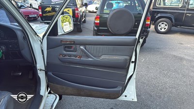 Lot 896 - 1993 TOYOTA LANDCRUISER VX AUTO