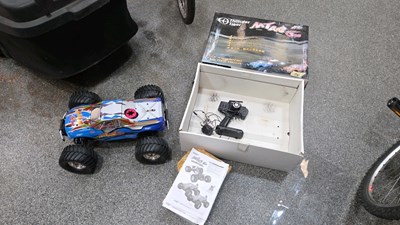 Lot 835 - PETROL REMOTE CONTROL MONSTER TRUCK