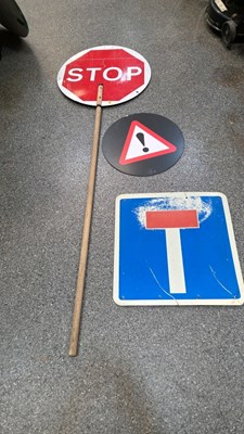 Lot 849 - SELECTION OF ROAD SIGNS
