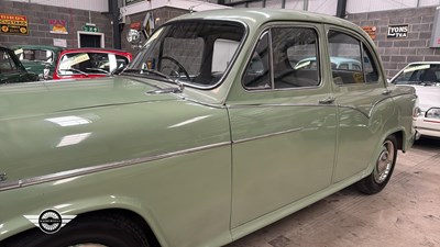 Lot 862 - 1957 MORRIS ISIS