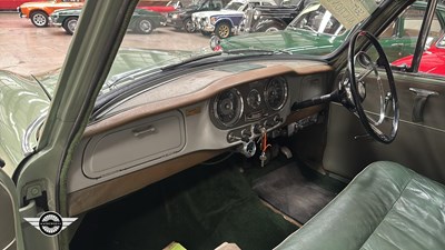 Lot 862 - 1957 MORRIS ISIS