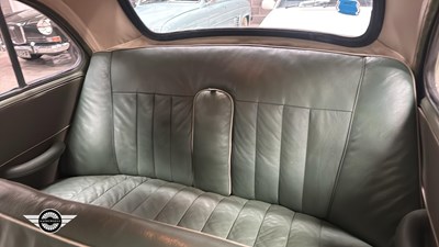 Lot 862 - 1957 MORRIS ISIS