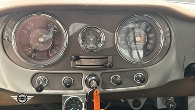 Lot 862 - 1957 MORRIS ISIS