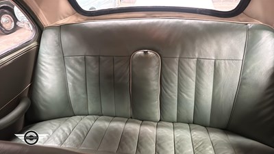 Lot 862 - 1957 MORRIS ISIS