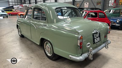 Lot 862 - 1957 MORRIS ISIS