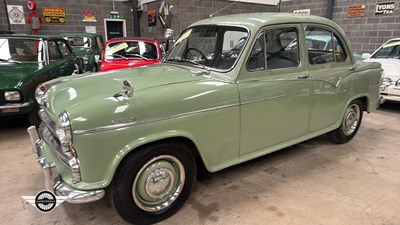 Lot 862 - 1957 MORRIS ISIS