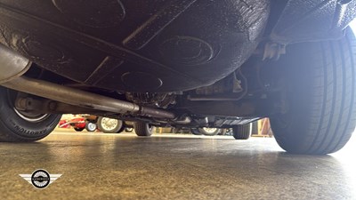 Lot 536 - 1983 MERCEDES 380 SL AUTO