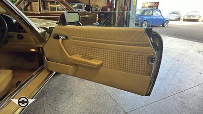 Lot 536 - 1983 MERCEDES 380 SL AUTO