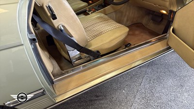 Lot 536 - 1983 MERCEDES 380 SL AUTO