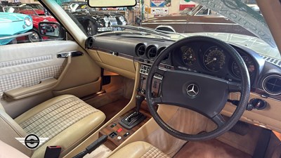 Lot 536 - 1983 MERCEDES 380 SL AUTO
