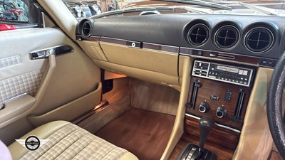Lot 536 - 1983 MERCEDES 380 SL AUTO