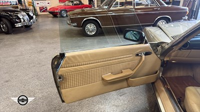 Lot 536 - 1983 MERCEDES 380 SL AUTO