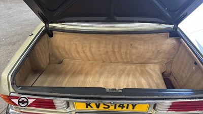 Lot 536 - 1983 MERCEDES 380 SL AUTO