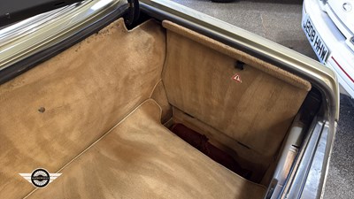 Lot 536 - 1983 MERCEDES 380 SL AUTO