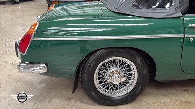 Lot 746 - 1973 MG B