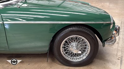 Lot 746 - 1973 MG B