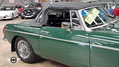 Lot 746 - 1973 MG B