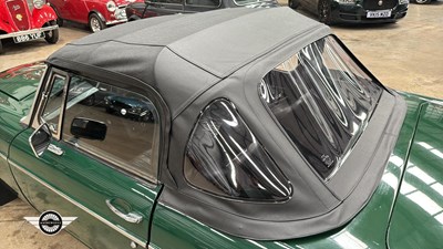 Lot 746 - 1973 MG B