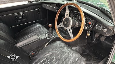 Lot 746 - 1973 MG B