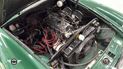 Lot 746 - 1973 MG B