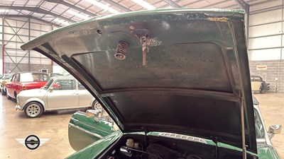 Lot 746 - 1973 MG B