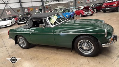 Lot 746 - 1973 MG B