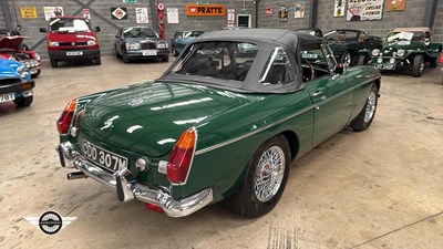 Lot 746 - 1973 MG B