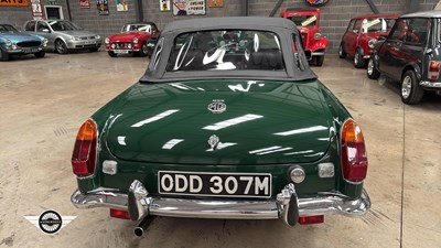 Lot 746 - 1973 MG B