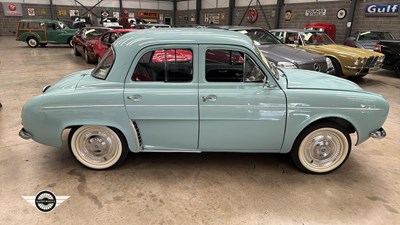 Lot 680 - 1963 RENAULT