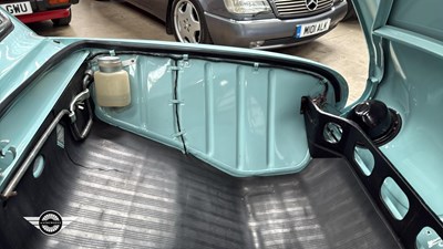 Lot 680 - 1963 RENAULT