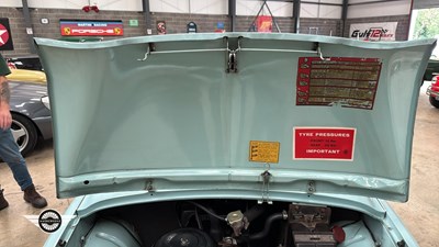 Lot 680 - 1963 RENAULT
