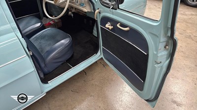 Lot 680 - 1963 RENAULT